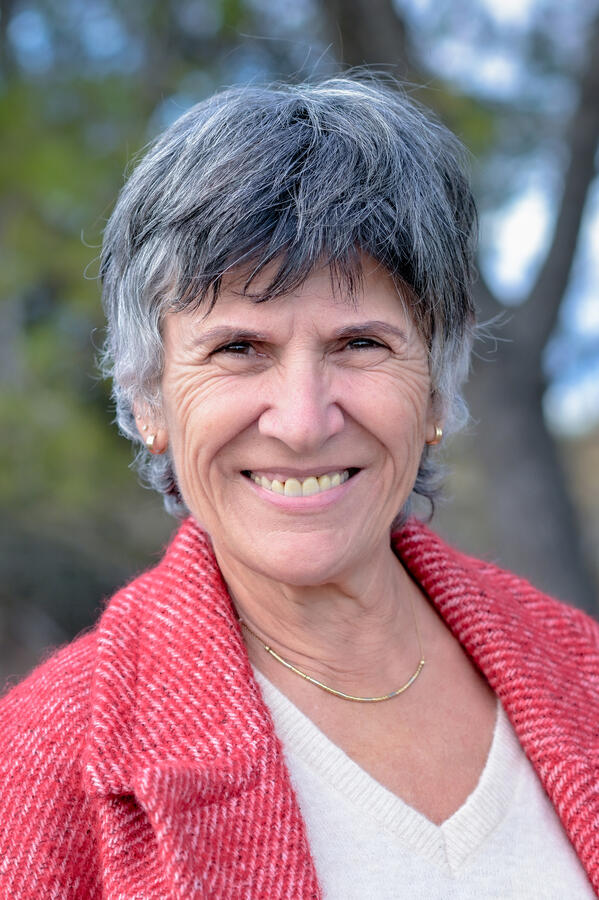 Laurence NAVARRO - 60 ans - Retraitée Secteur Commerce